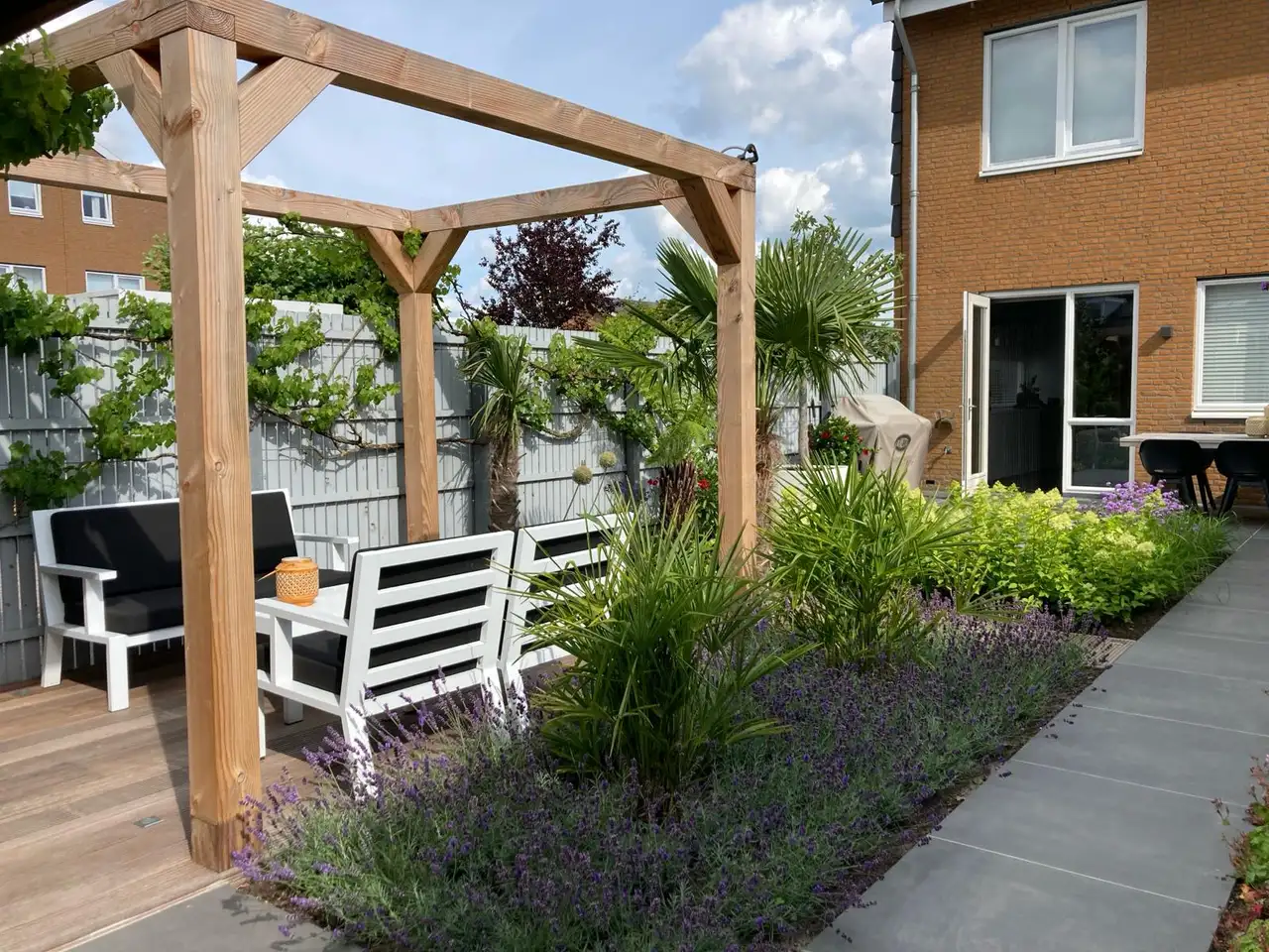 Vakkundige Beplanting - Gerealiseerd project door Hovenier Hoofddorp